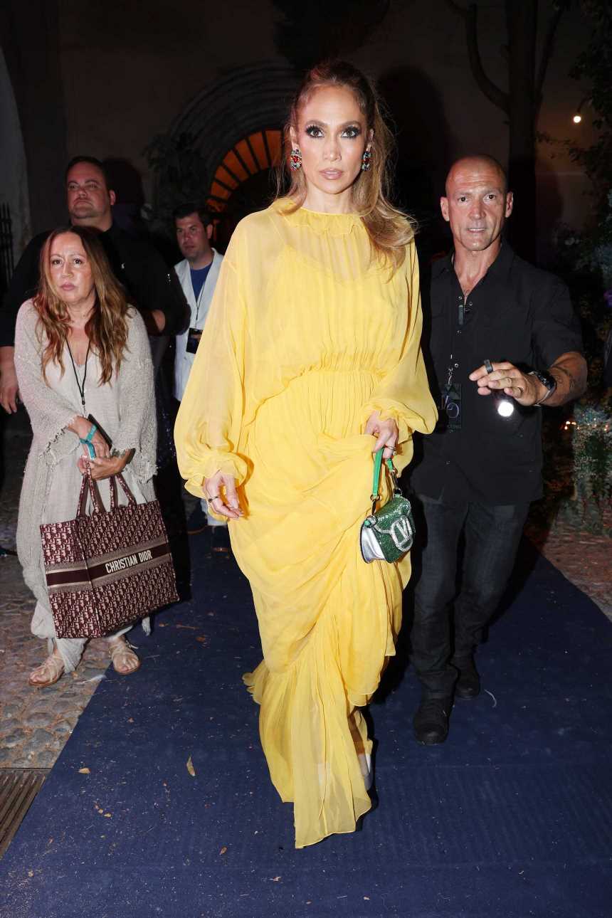 El vestido amarillo más bonito de Jennifer Lopez