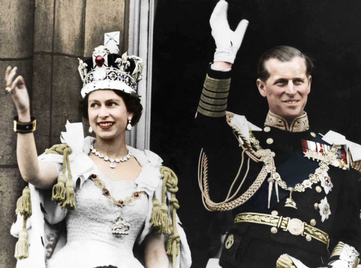 Los broches de Isabel II en la coronación, expuestos en Windsor