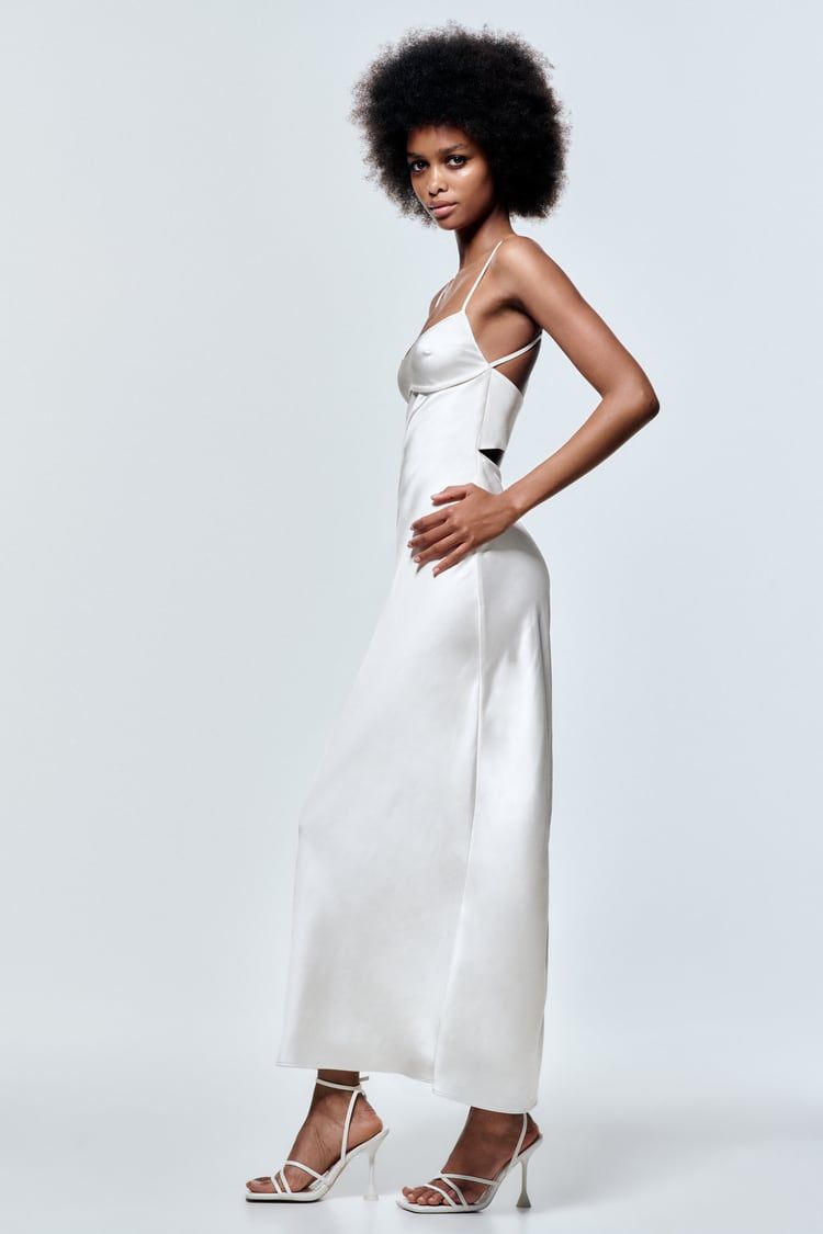 El vestido satinado blanco de Zara para novias de estilo lencero