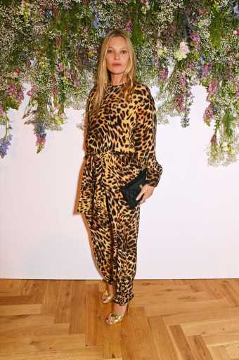 Kate Moss lanza su propia marca de bienestar, Cosmoss