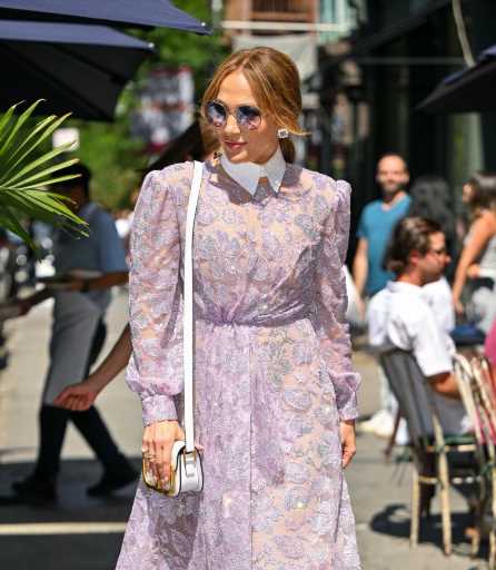 'Milky nails': las uñas de novia de Jennifer Lopez