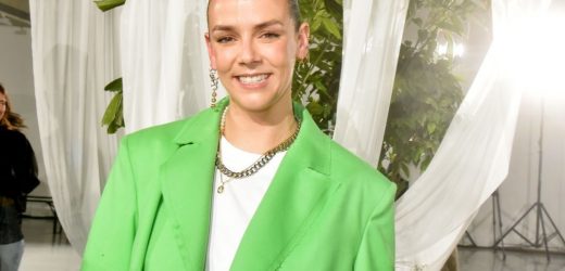 Pauline Ducruet posa con la camisa verde más favorecedora