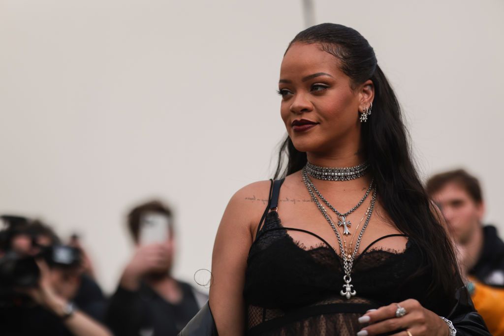 Rihanna presume de rizos naturales en su última salida