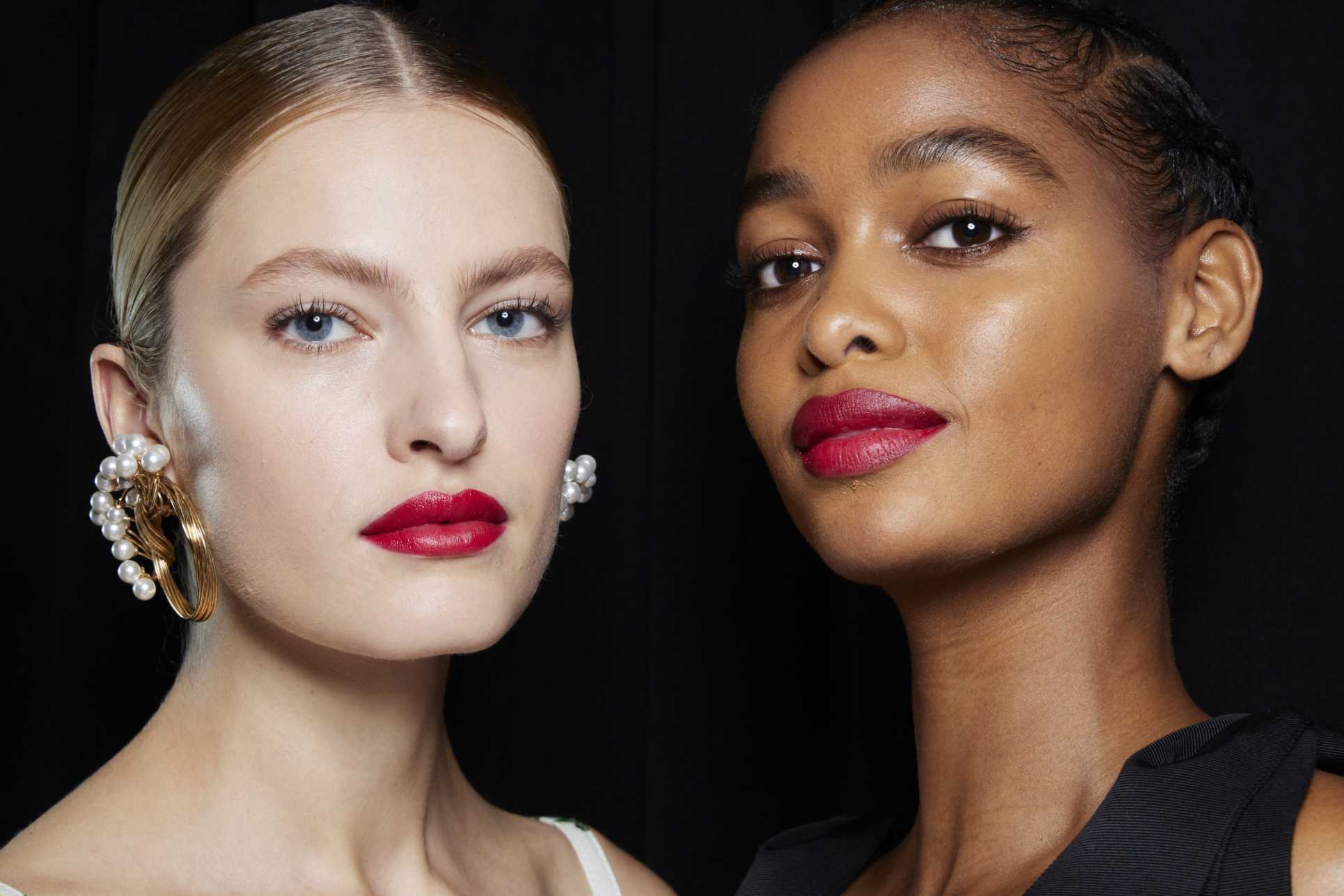 El rojo de labios de Carolina Herrera que más favorece