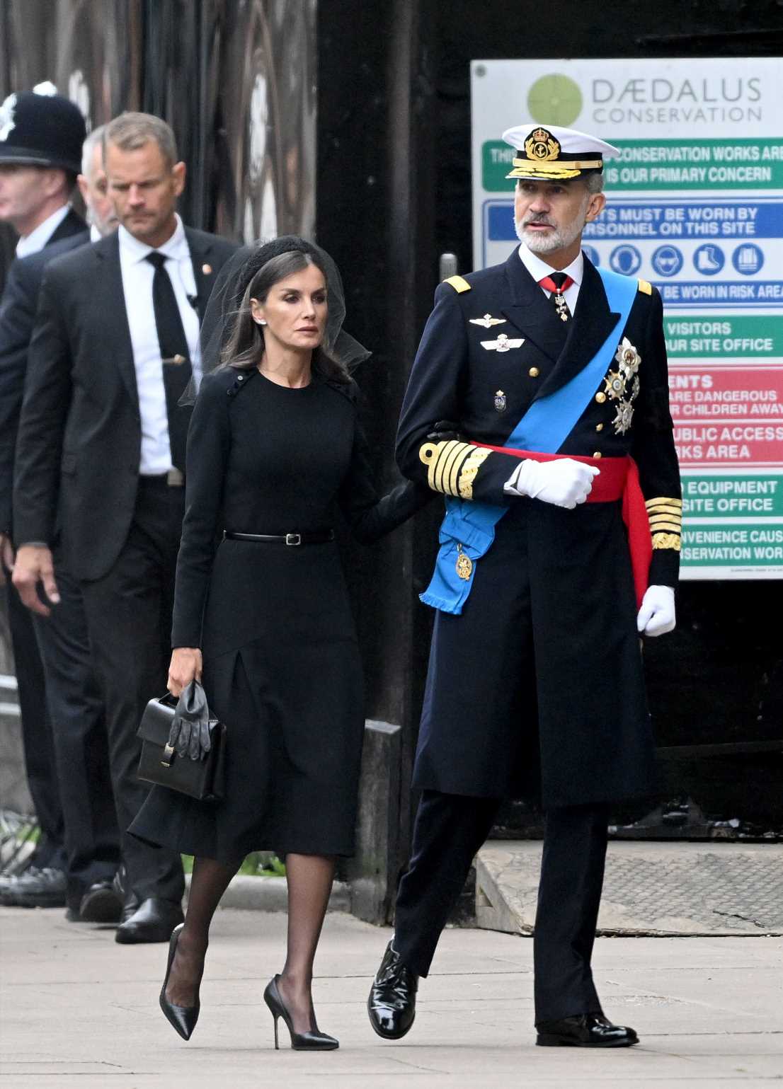 El tocado sevillano de la reina Letizia en el funeral de Isabel II