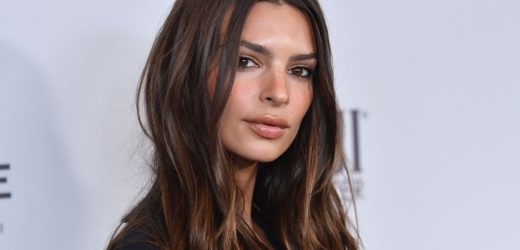 Emily Ratajkowski veraneaba en este pueblo de Mallorca