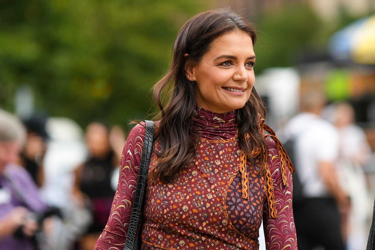 Katie Holmes estrena vaqueros anchos de Mango