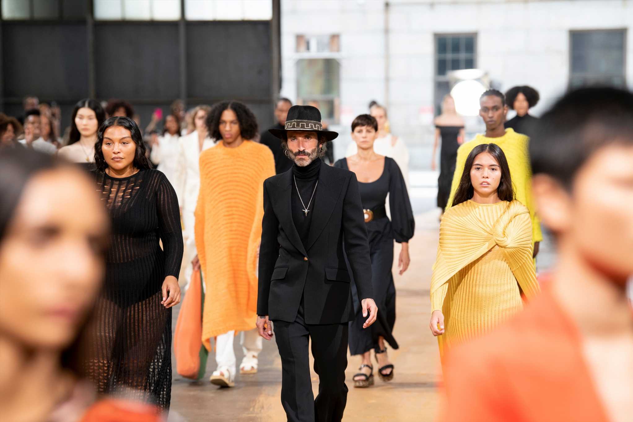 Leiva desfila en New York Fashion Week para Gabriela Hearst