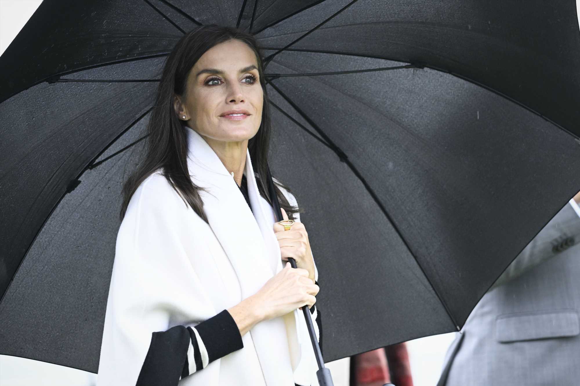 5 capas para copiar el 'look' otoñal de la reina Letizia