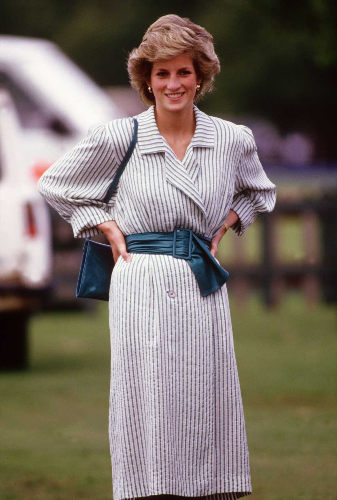 De Lady Di al streetstyle: americana cropped o el nuevo blazer