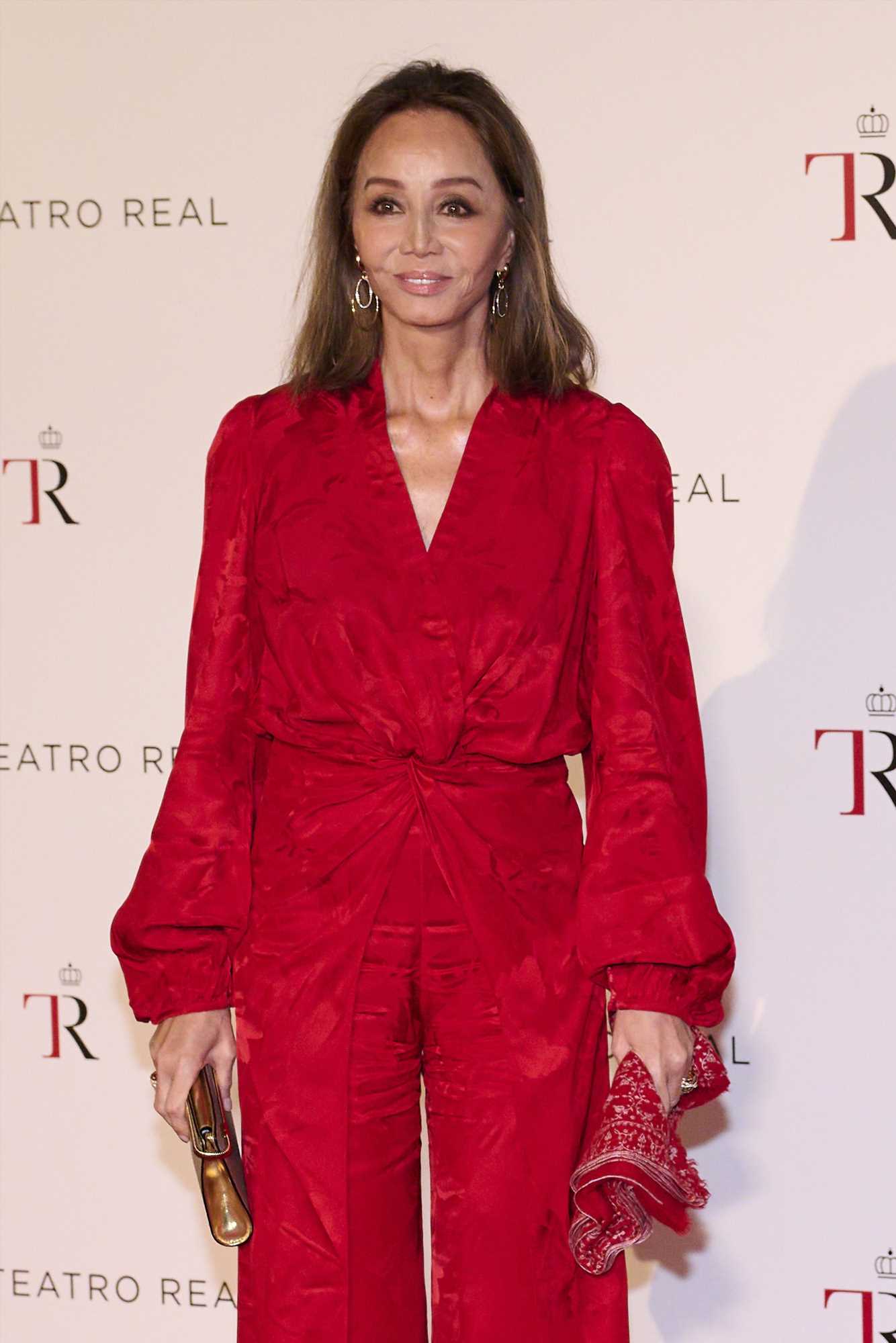 Isabel Preysler triunfa con el conjunto rojo estilo Letizia