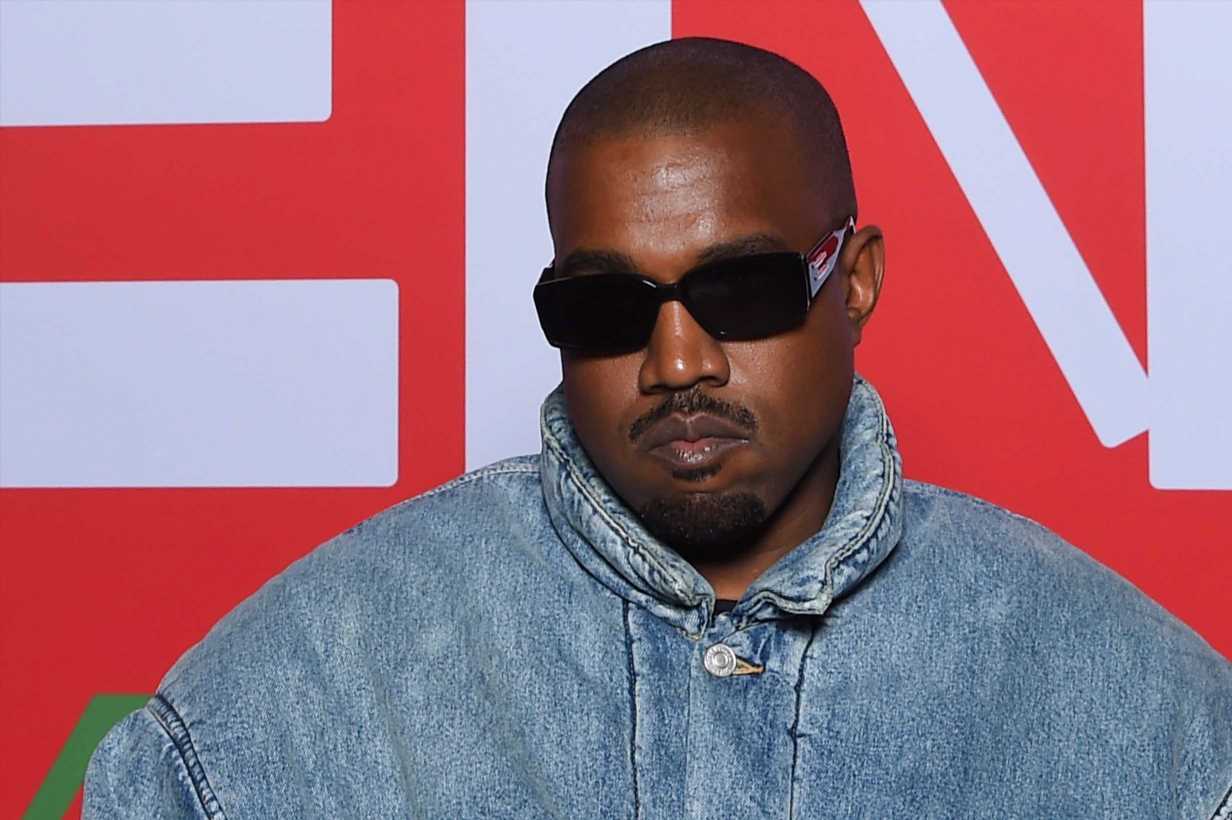 Kanye West (Ye): luce el mensaje "Las vidas blancas importan"