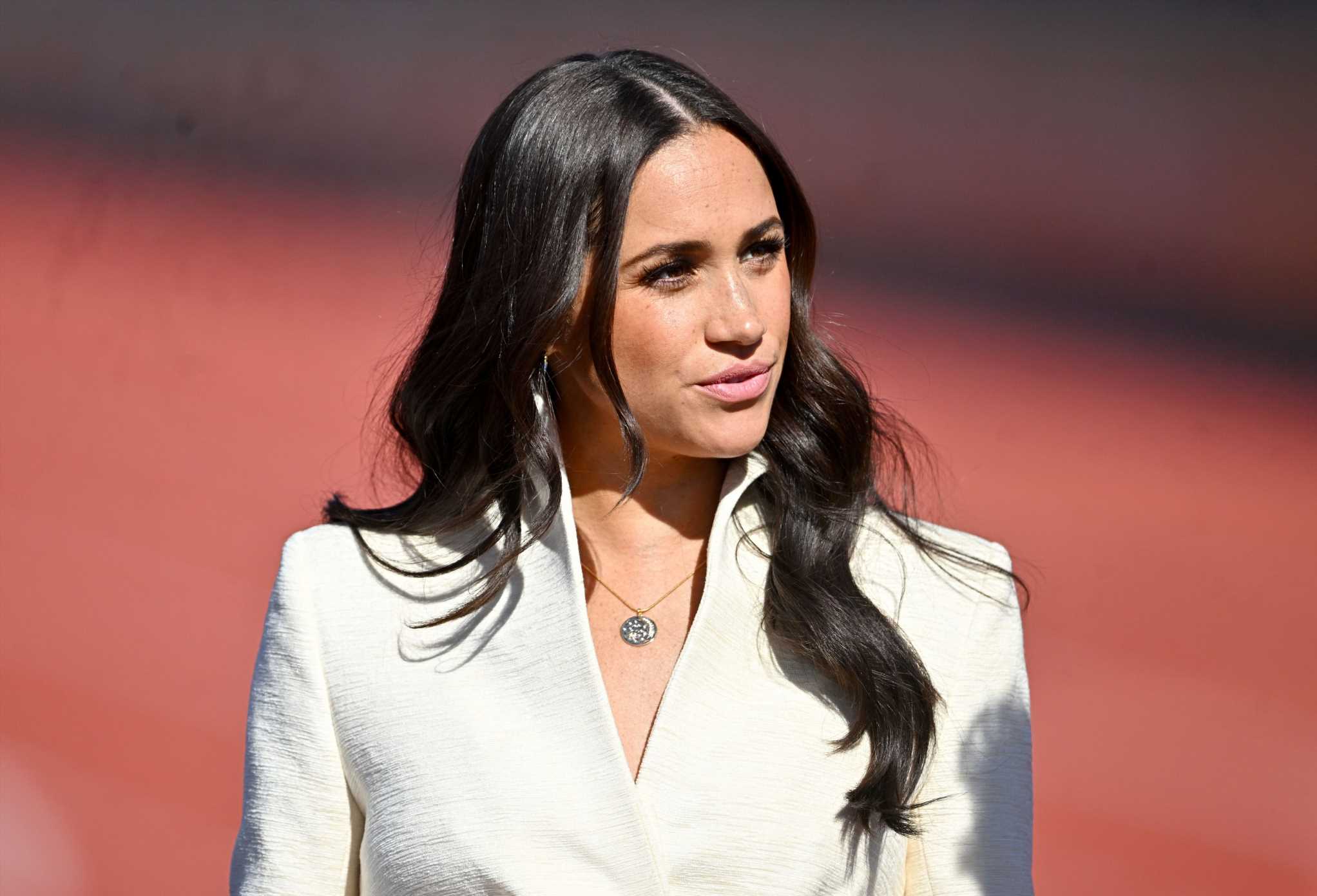 Meghan Markle y la camiseta que apoya a las mujeres de Irán