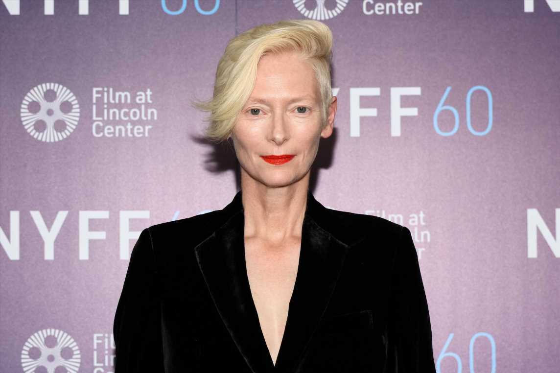 Tilda Swinton y el vestido que sienta bien a cualquier edad