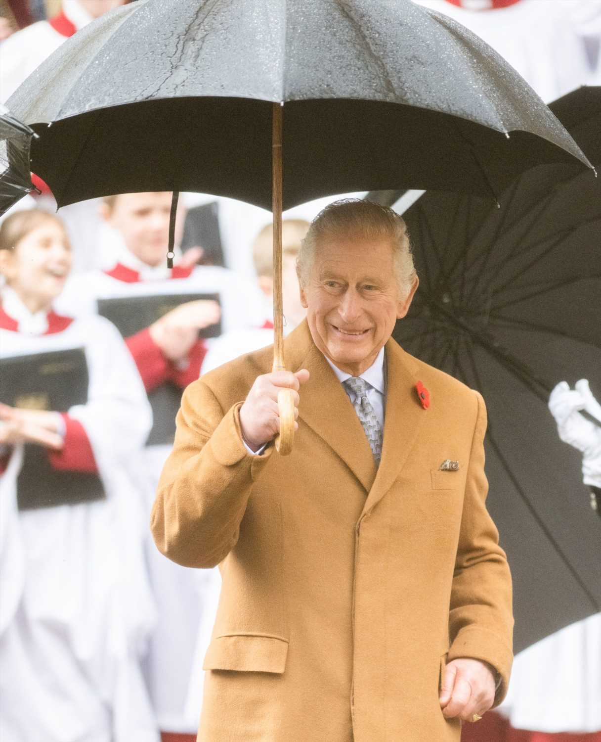 Carlos III inaugura la primera estatua en honor de Isabel II