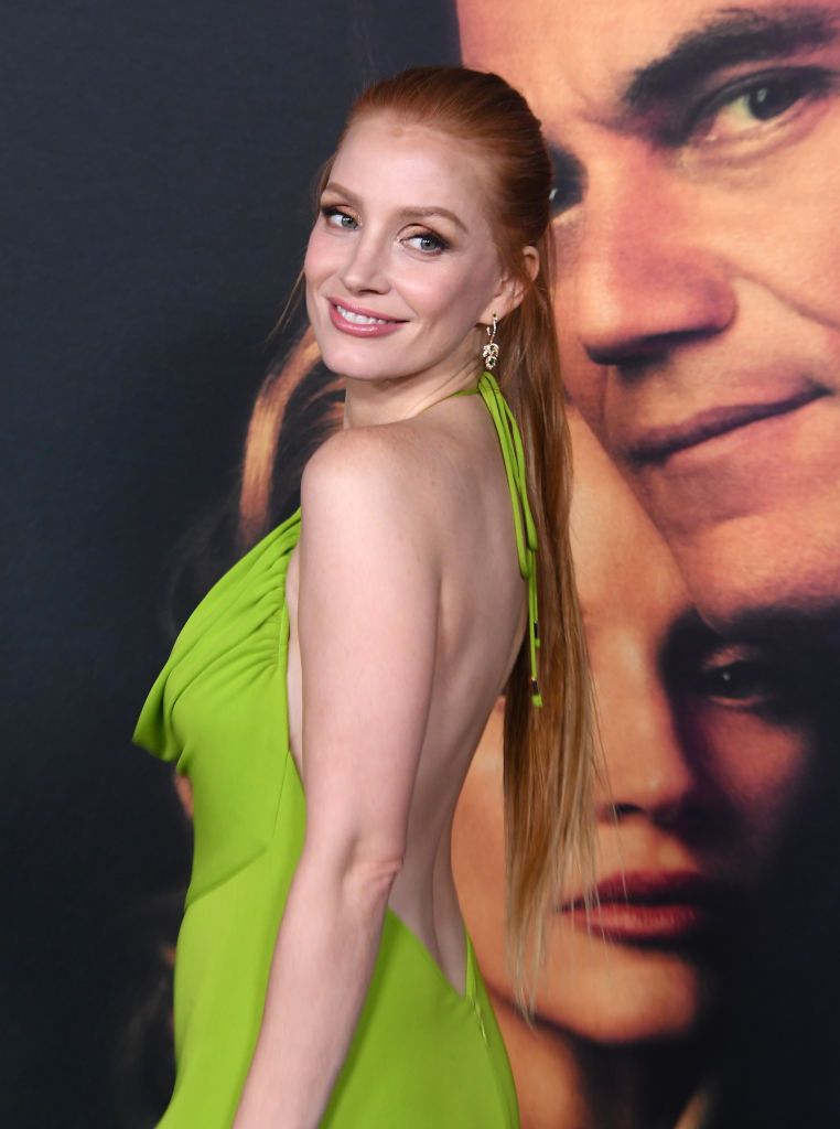 Jessica Chastain y el abrigo camel cruzado que más favorece