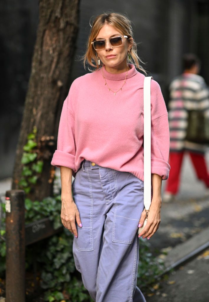 Sienna Miller y la chaqueta de borreguito de los 90