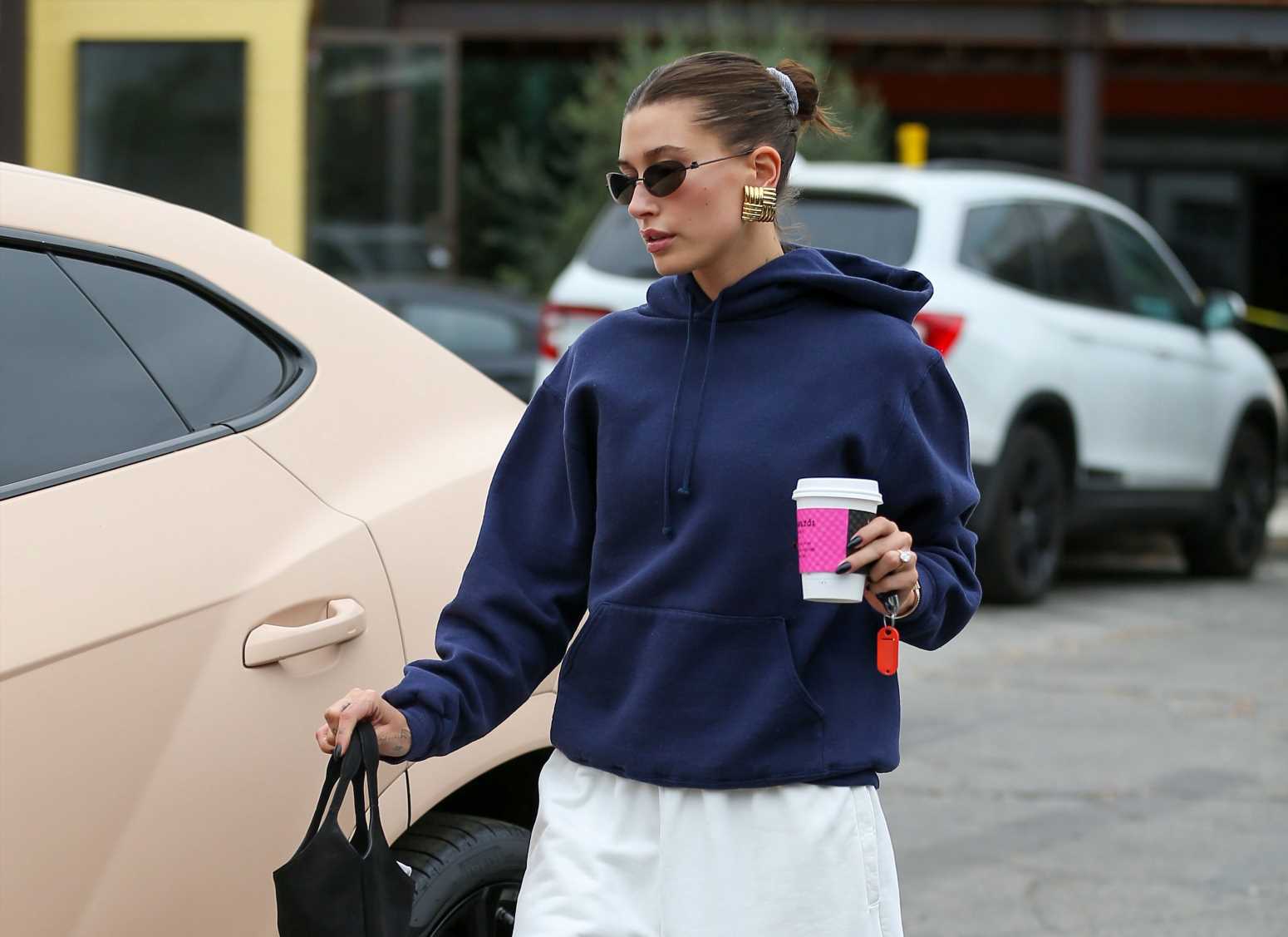 Hailey Bieber y las botas más 'cozy' que llevaremos en 2023