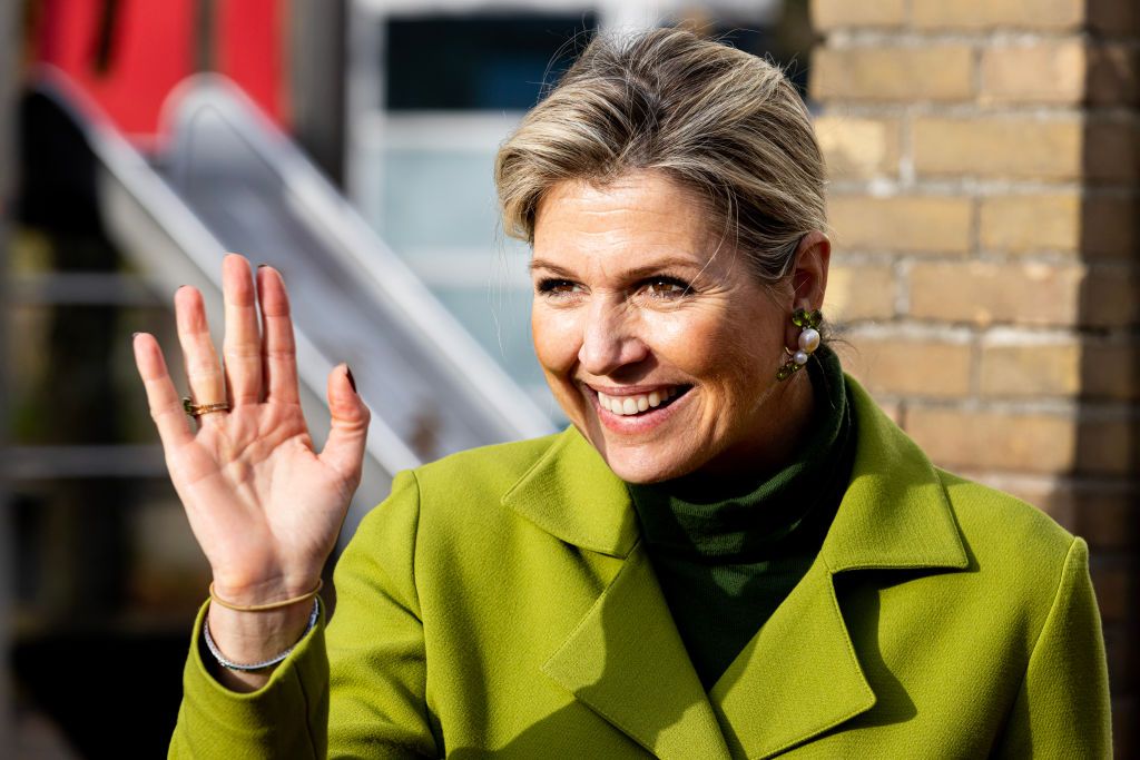 Máxima de Holanda sabe cómo combinar el verde este invierno