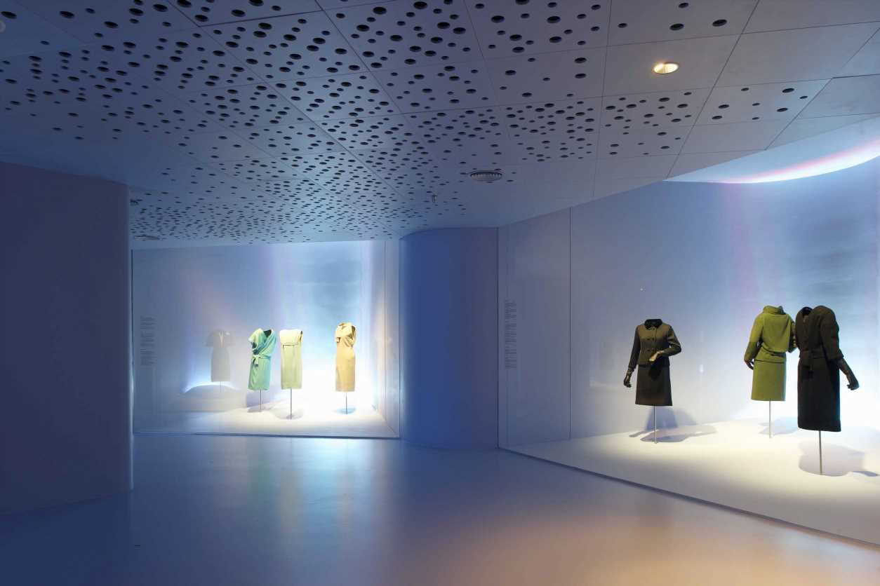 El Museo Balenciaga compra un archivo por 650.000 euros