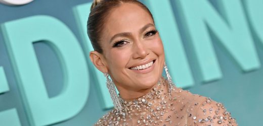 Jennifer Lopez apuesta por las 'lip gloss nails'