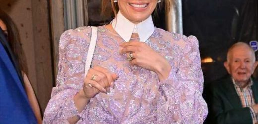 Jennifer Lopez y su manicura para San Valentín