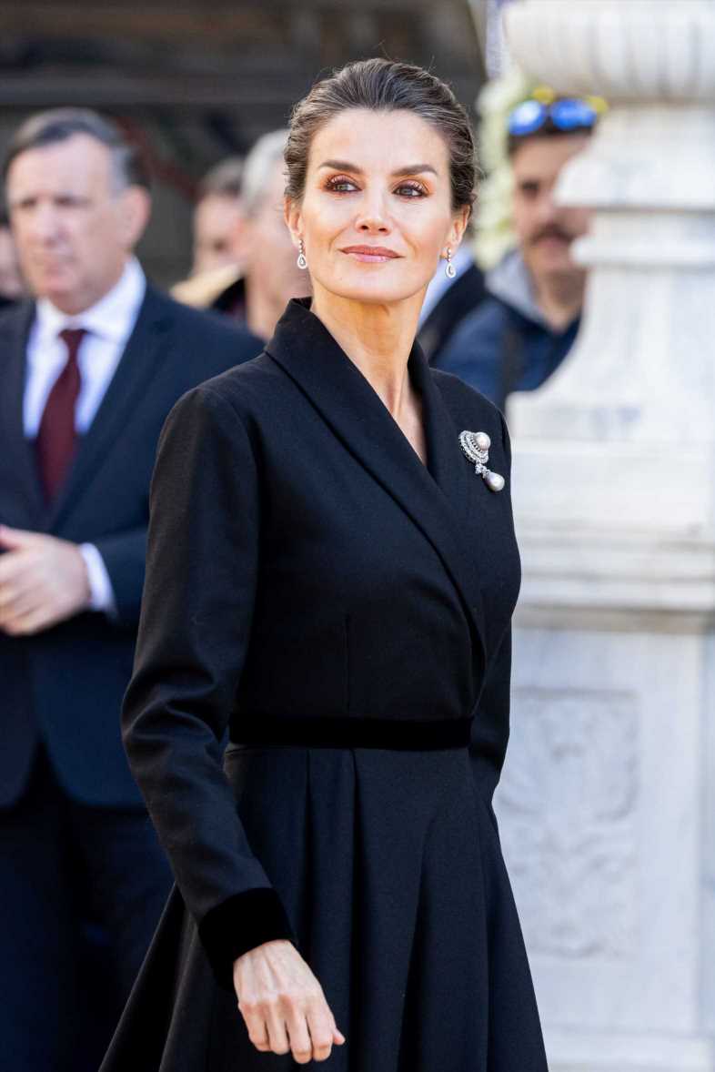 La reina Letizia y Kate Middleton comparten el mismo abrigo-vestido favorito