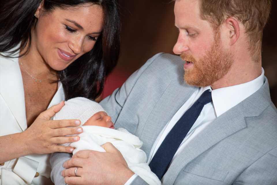 Harry y Meghan tomaron gas de la risa para traer al mundo a su hijo Archie