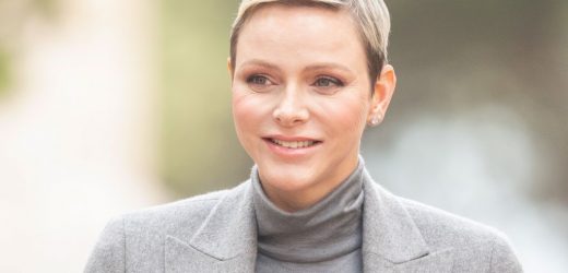 Charlène de Mónaco estrena vestido con falsas transparencias
