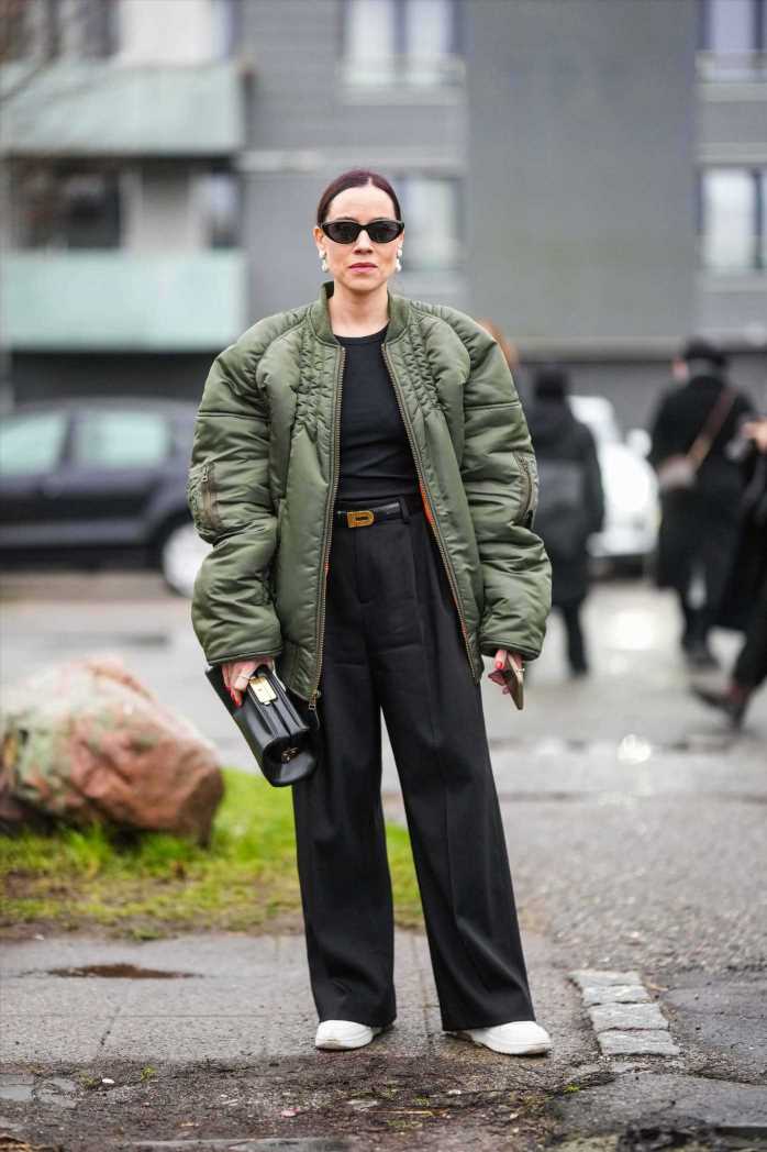 Llámalo abrigo o bomber, pero esta chaqueta de mujer de Zara es la perfección