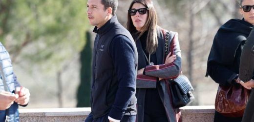 Laura Matamoros, dolida en el funeral del exfutbolista Marcos Alonso