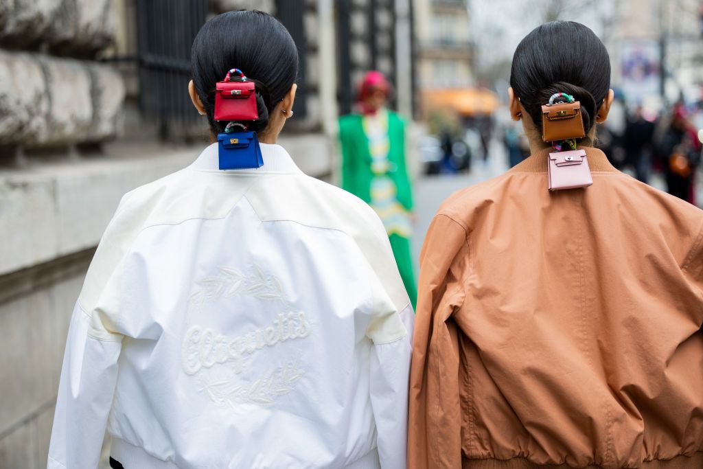 El inesperado accesorio para el pelo que triunfa en París entre las expertas en moda