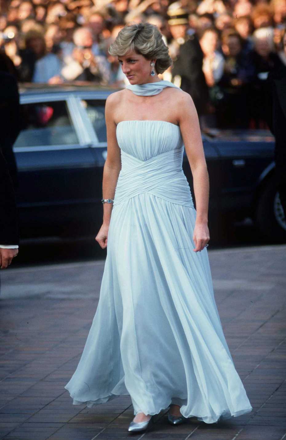 H&M vende el vestido azul que Lady Di llevo en Cannes en 1987