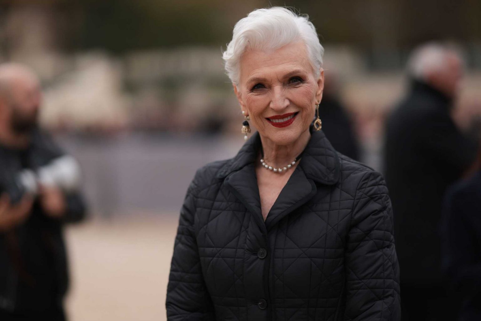 Maye Musk La Madre De 74 Años De Elon Musk Triunfa En La Moda