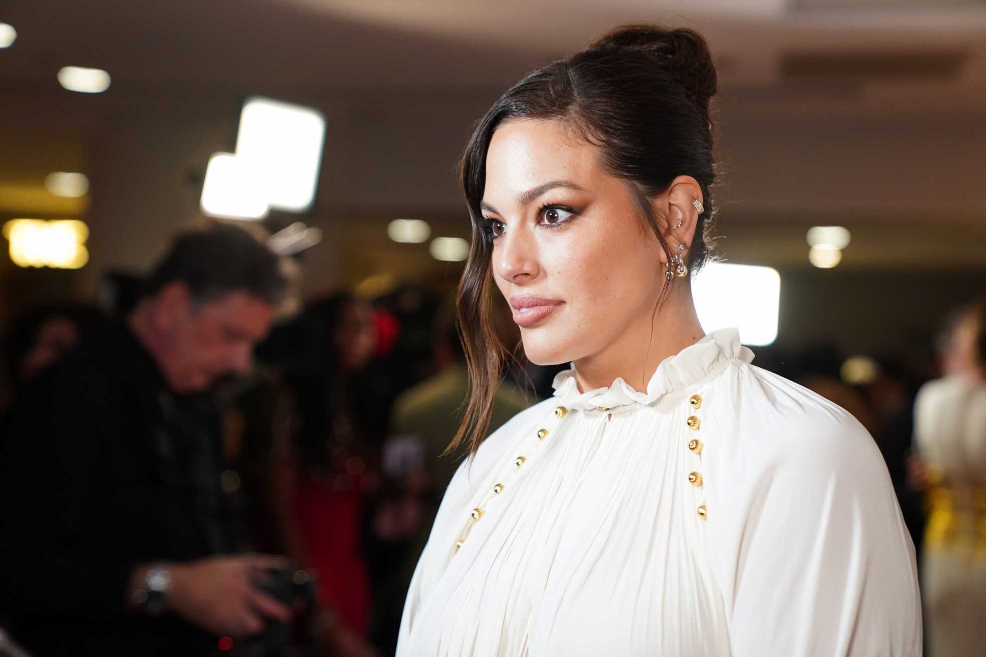 Ashley Graham con el bikini definitivo si tienes el pecho grande