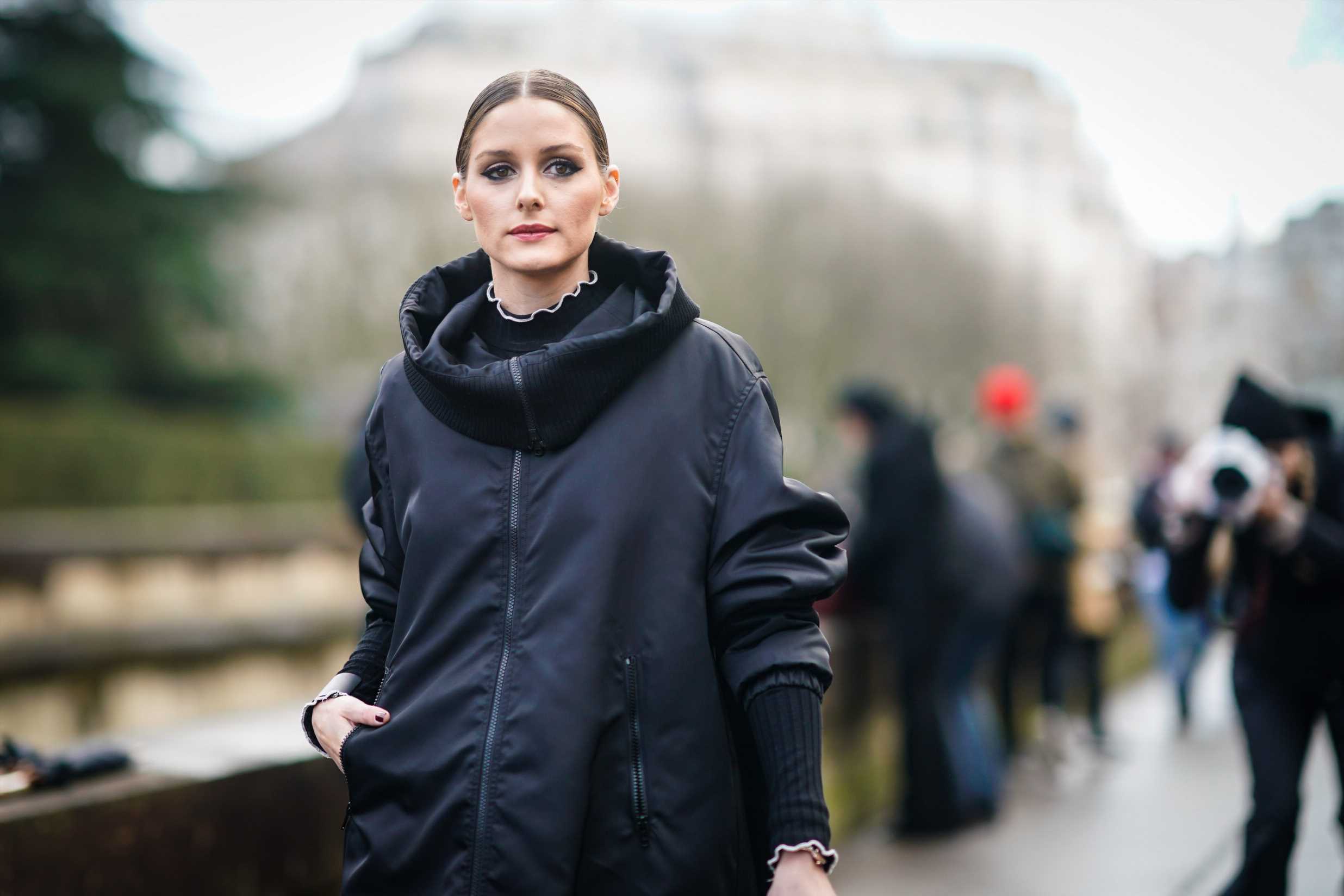 Olivia Palermo y la bomber estilo trench que es tendencia