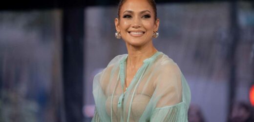 Así combina Jennifer Lopez los pantalones vaqueros que mejor sientan