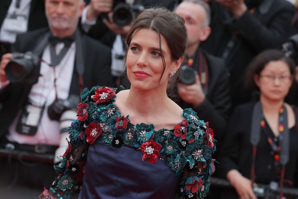 Carlota Casiraghi arrasa en Cannes con el vestido de flores más bonito de Chanel