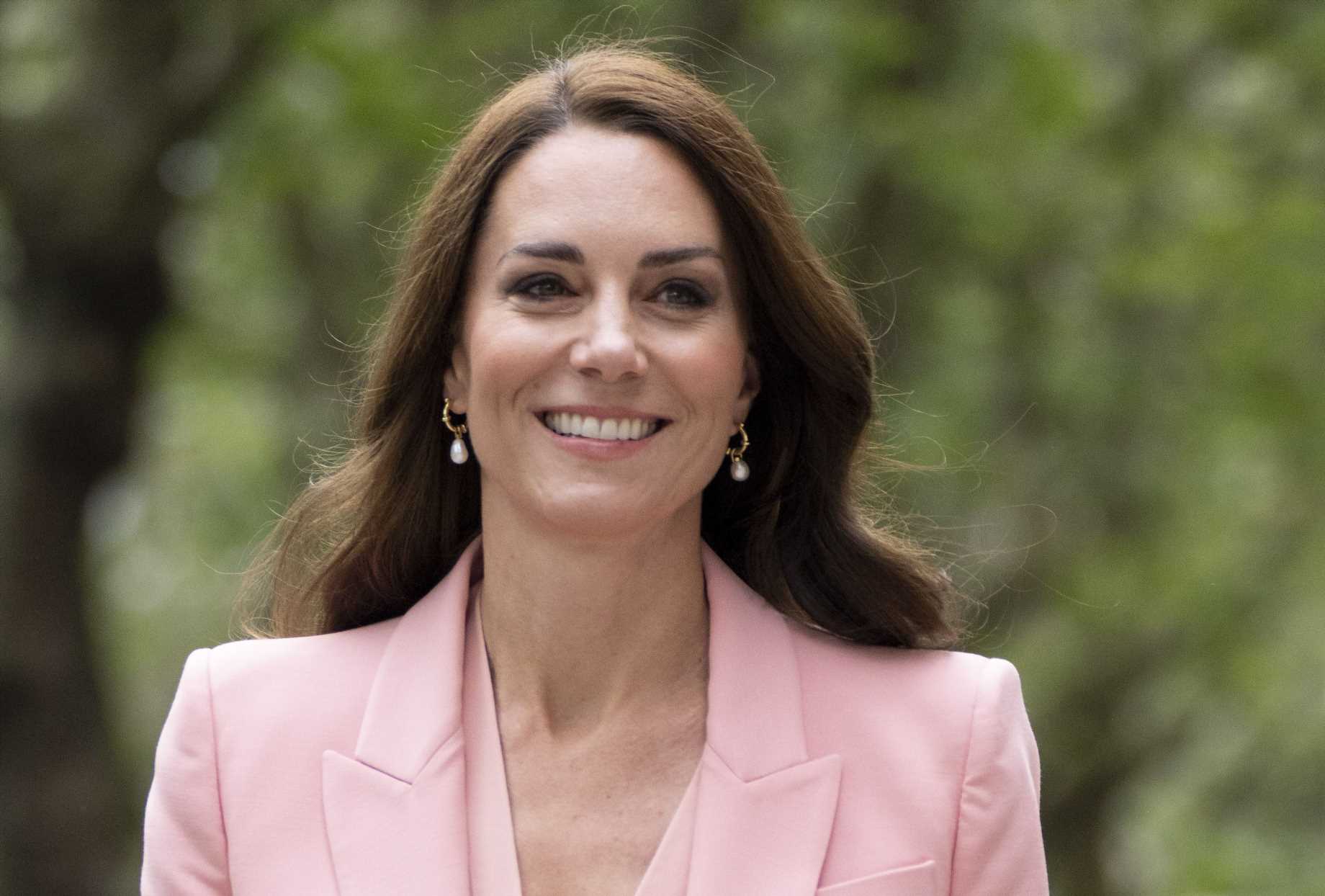El cinturón blanco de Kate Middleton que puedes comprar muy barato en Amazon