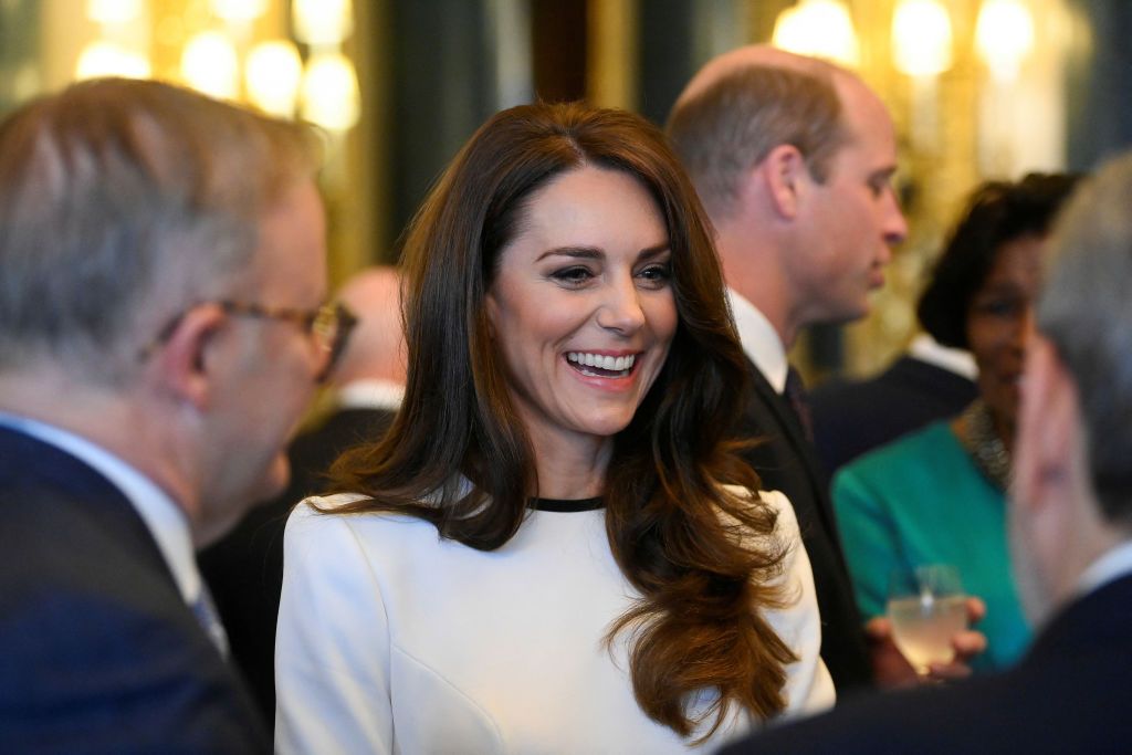 Kate Middleton, con vestido bicolor antes de la coronación