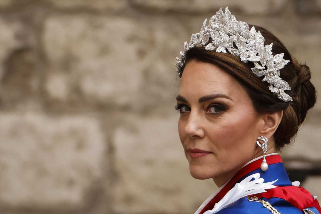 Kate Middleton no se olvida de Lady Di en la coronación Carlos III y lleva sus pendientes de perlas