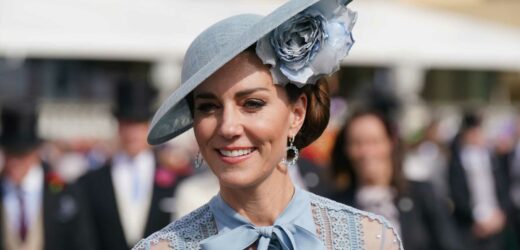 Kate Middleton y el look en azul de Elie Saab que estrenó en 2019