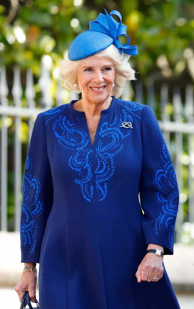 La reina Camilla recupera la tendencia navy a lo Lady Di
