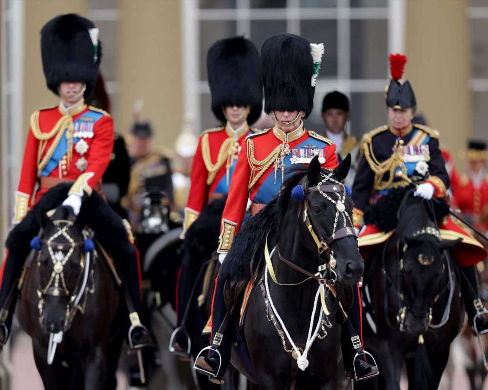 Carlos III preside por primera vez el Trooping The Colour a lomos de su caballo